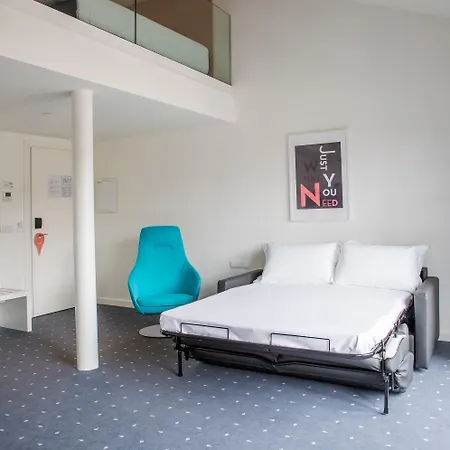 Centro Chiado Otel 4*