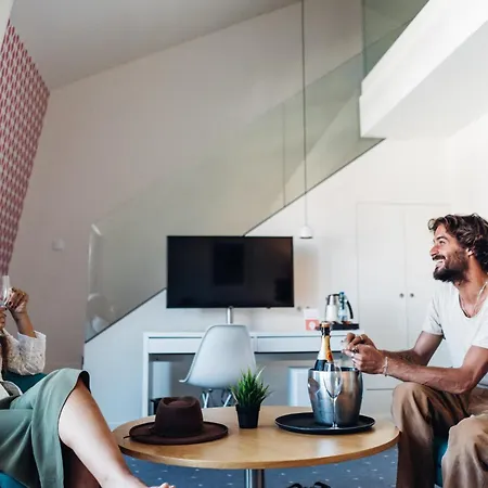 Centro Chiado فندق 4*