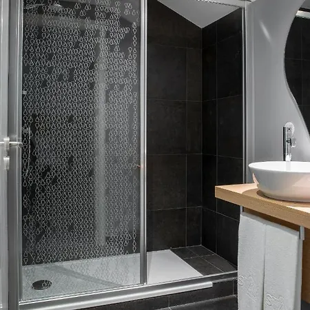 Centro Chiado فندق 4*